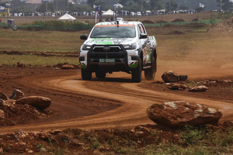 Innovation durable : Toyota Hilux GR-S MHEV au Rallye Safari Kenya 2023